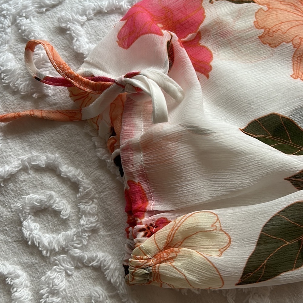 NWT Vici One shoulder Peplum Floral blouse, women’s size medium. - Picture 6 of 9